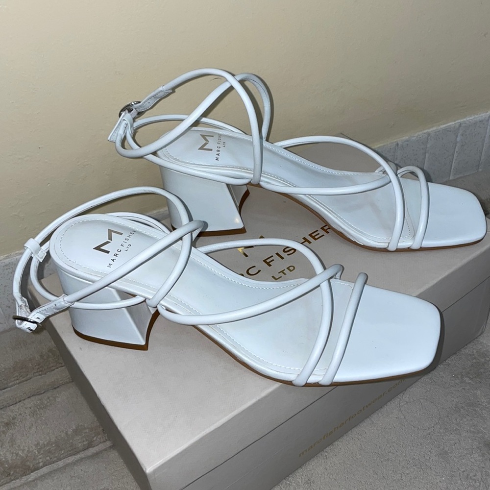 MARC FISHER Nakita sandals - strappy white sandals